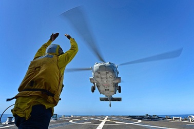 Mỹ điều chiến hạm, máy bay tham gia tìm kiếm máy bay Malaysia 