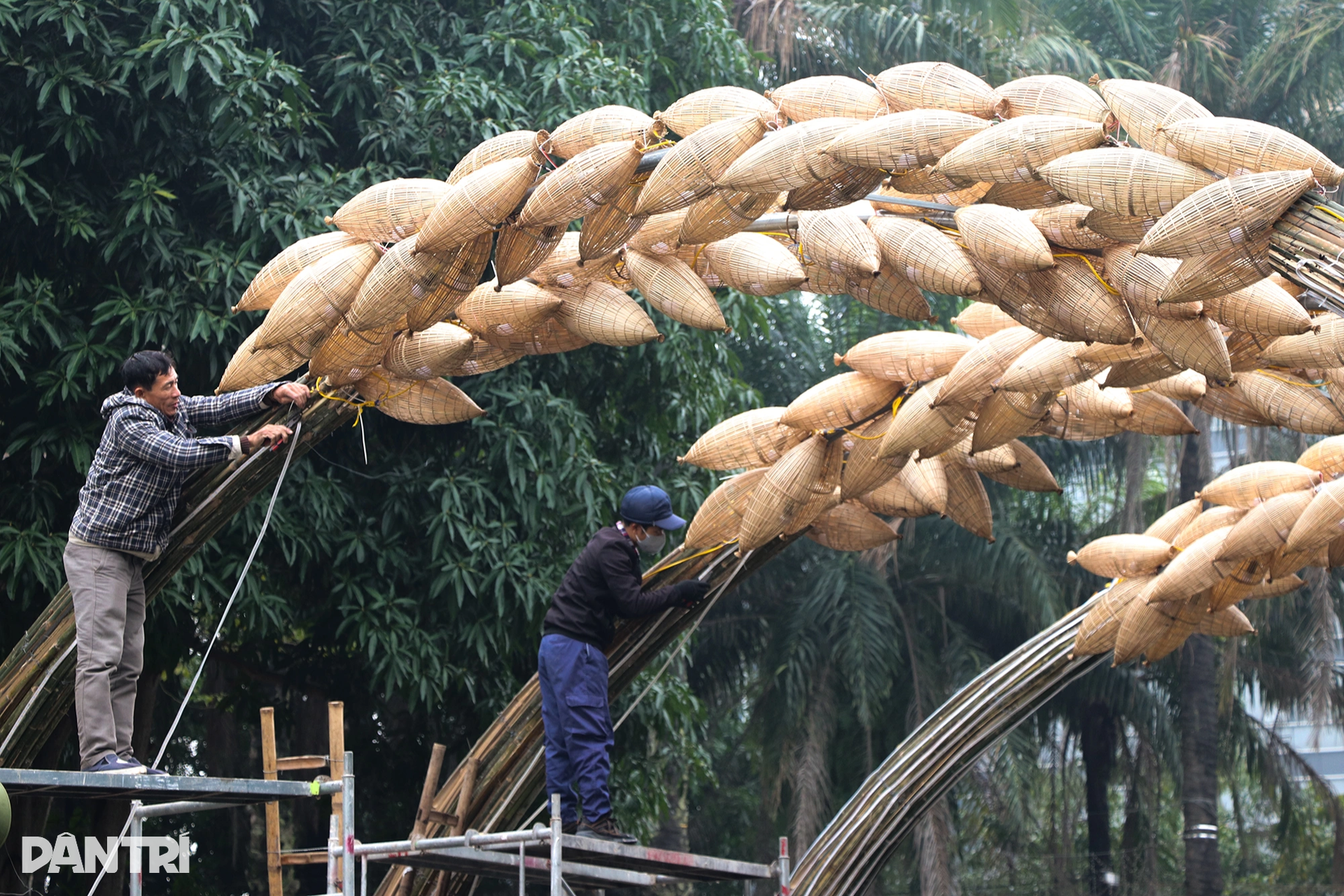 50 người làm việc không nghỉ một tuần để hoàn thành vòm lúa nước khổng lồ - 14 50 người làm việc không nghỉ một tuần để hoàn thành vòm lúa nước khổng lồ - 14