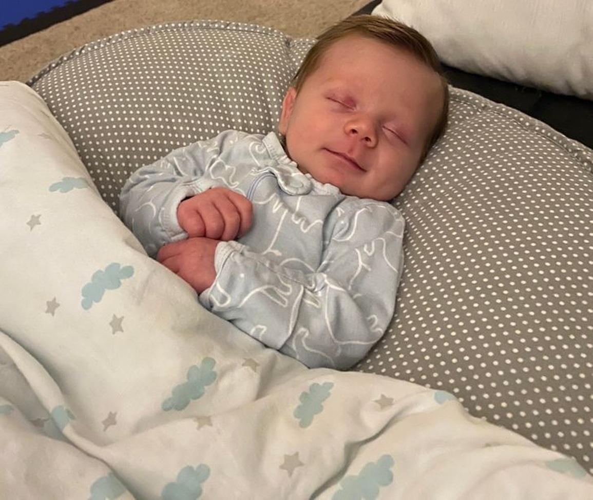 Phì cười với những em bé vừa lọt lòng trông đã như các cụ tuổi hưu - 4 Phì cười với những em bé vừa lọt lòng trông đã như các cụ tuổi hưu - 4