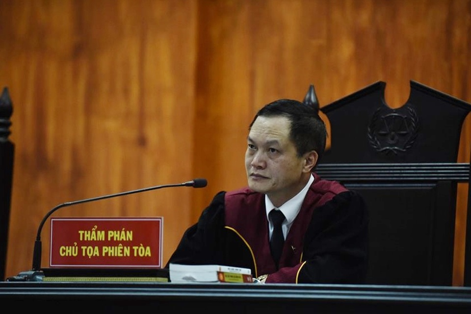 Y án sơ thẩm tài xế container đâm Innova đi lùi trên cao tốc - 2 Y án sơ thẩm tài xế container đâm Innova đi lùi trên cao tốc - 2