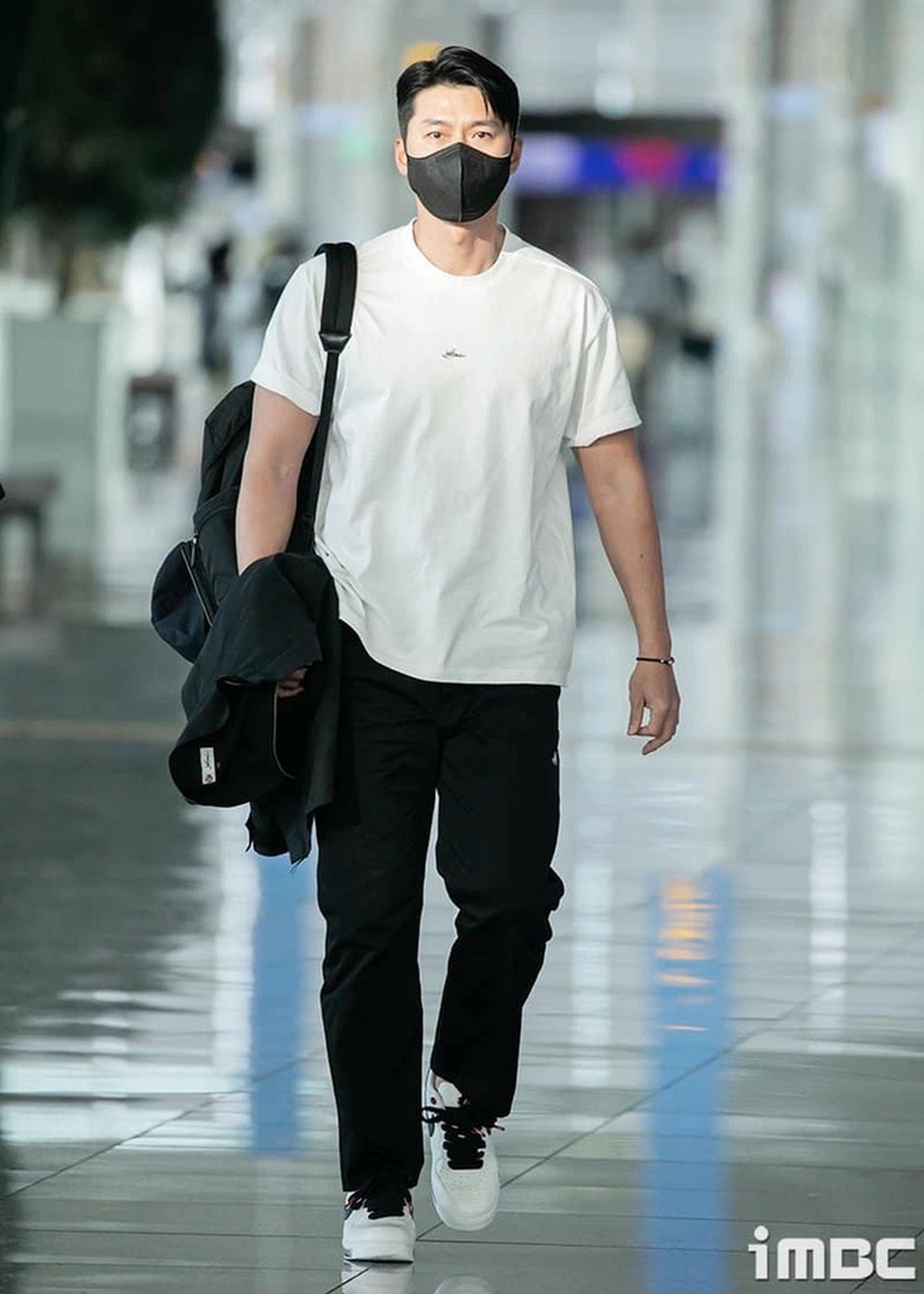 Hyun Bin tận tình chăm sóc bà xã Son Ye Jin khi tới Mỹ - 1 Hyun Bin tận tình chăm sóc bà xã Son Ye Jin khi tới Mỹ - 1