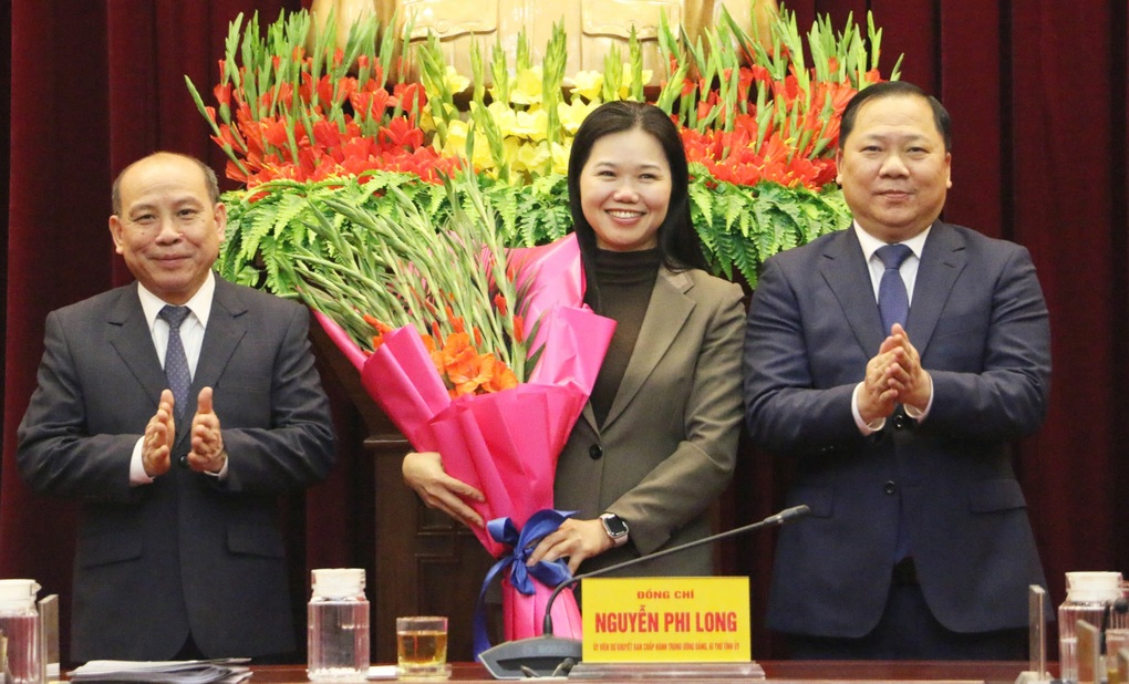 14 cán bộ diện Ban Thường vụ Tỉnh ủy Hòa Bình quản lý xin nghỉ trước tuổi - 3 14 cán bộ diện Ban Thường vụ Tỉnh ủy Hòa Bình quản lý xin nghỉ trước tuổi - 3