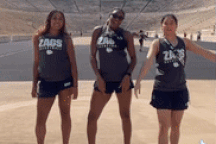 VĐV bóng rổ gốc Việt gây sốt khi cùng đồng đội nhảy "See tình" ở Hy Lạp