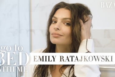 Emily Ratajkowski chia sẻ bí quyết làm đẹp