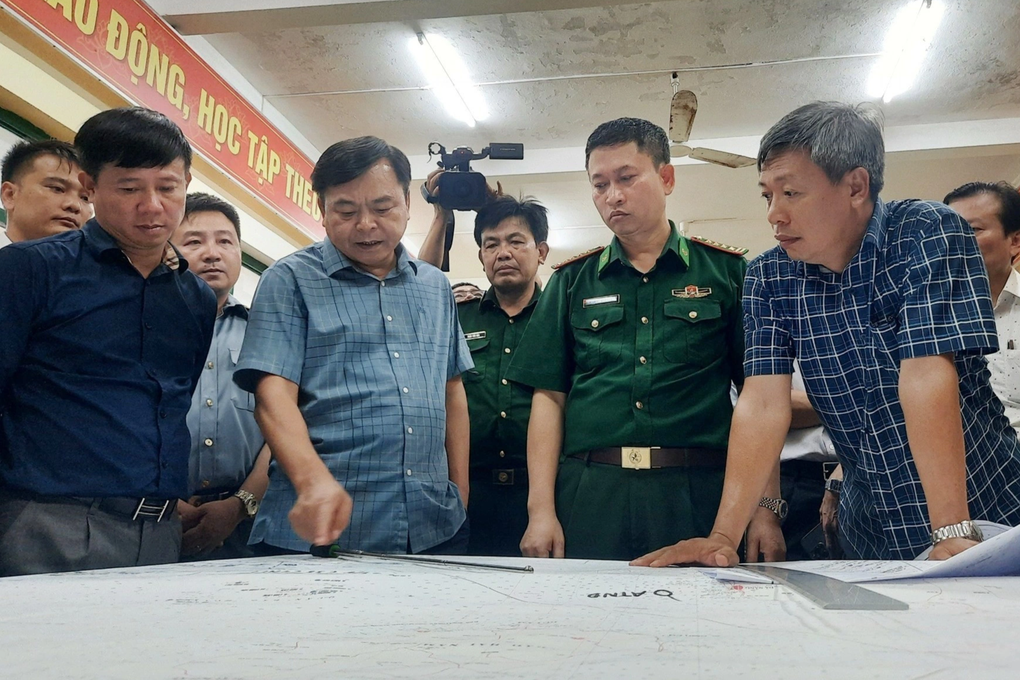 Thủ tướng chỉ đạo khẩn trương tìm kiếm 15 ngư dân mất tích trên biển - 1 Thủ tướng chỉ đạo khẩn trương tìm kiếm 15 ngư dân mất tích trên biển - 1