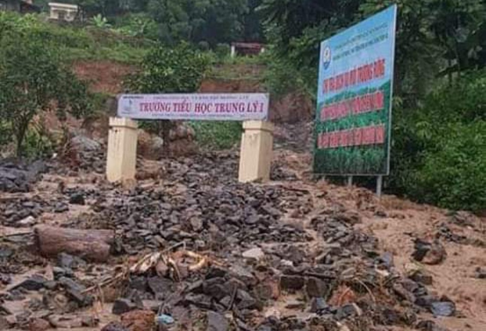 Thanh Hóa: 9 tỷ đồng khắc phục các cơ sở giáo dục bị thiệt hại do bão - 2 Thanh Hóa: 9 tỷ đồng khắc phục các cơ sở giáo dục bị thiệt hại do bão - 2