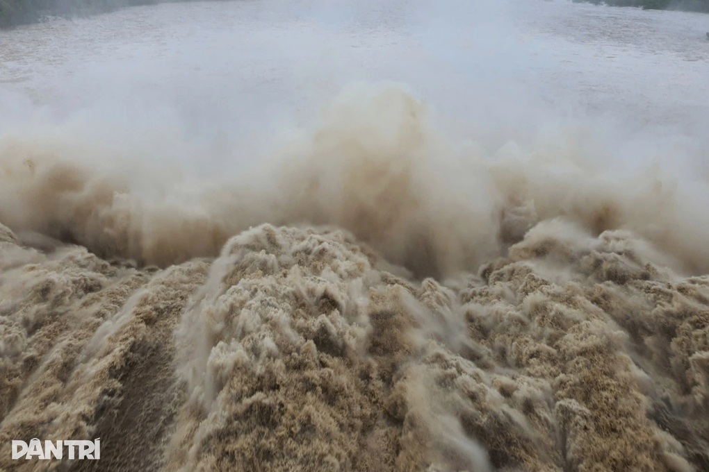 Chuyên gia cảnh báo khi thủy điện Sông Ba Hạ xả lũ cực lớn - 2