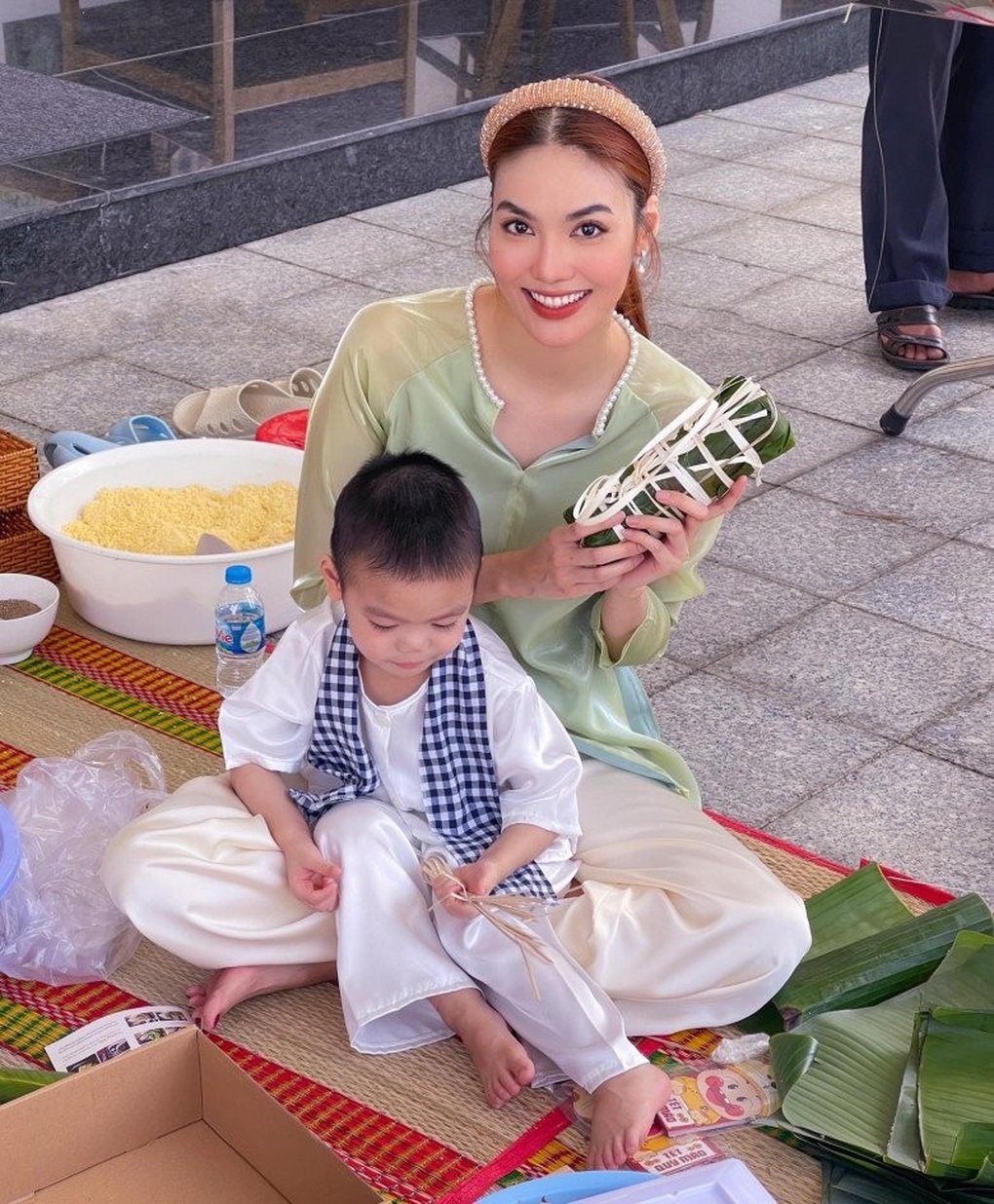 Nàng dâu ngày Tết: Đỗ Mỹ Linh bỡ ngỡ bên mẹ chồng, Hà Tăng đảm đang - 7 Nàng dâu ngày Tết: Đỗ Mỹ Linh bỡ ngỡ bên mẹ chồng, Hà Tăng đảm đang - 7