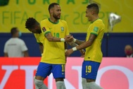 Neymar tỏa sáng rực rỡ, Brazil vùi dập Uruguay