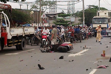 Va chạm với xe khách, một người chết thảm