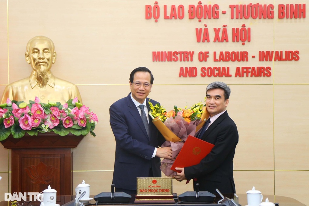 Vụ trưởng phải đi đầu trong việc tạo chuyển biến, đổi mới tư duy - 2 Vụ trưởng phải đi đầu trong việc tạo chuyển biến, đổi mới tư duy - 2
