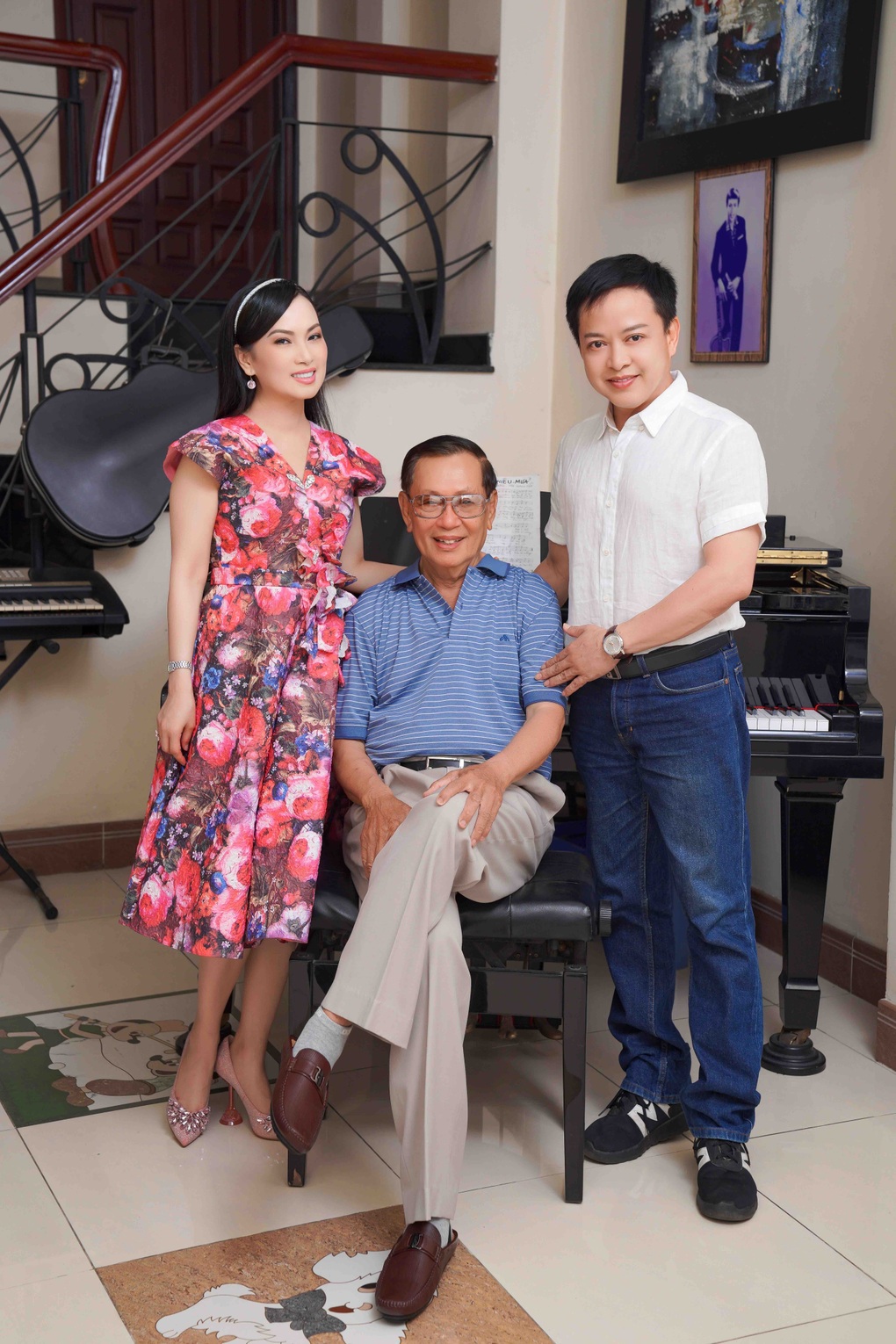 Ca sĩ Hà Phương làm điều đặc biệt cho cha và cậu ruột vào ngày sinh nhật - 1 Ca sĩ Hà Phương làm điều đặc biệt cho cha và cậu ruột vào ngày sinh nhật - 1