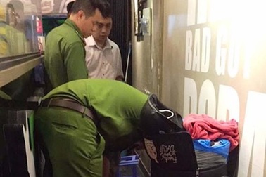 Trích xuất camera truy tìm kẻ ném vật nổ vào quán trà sữa