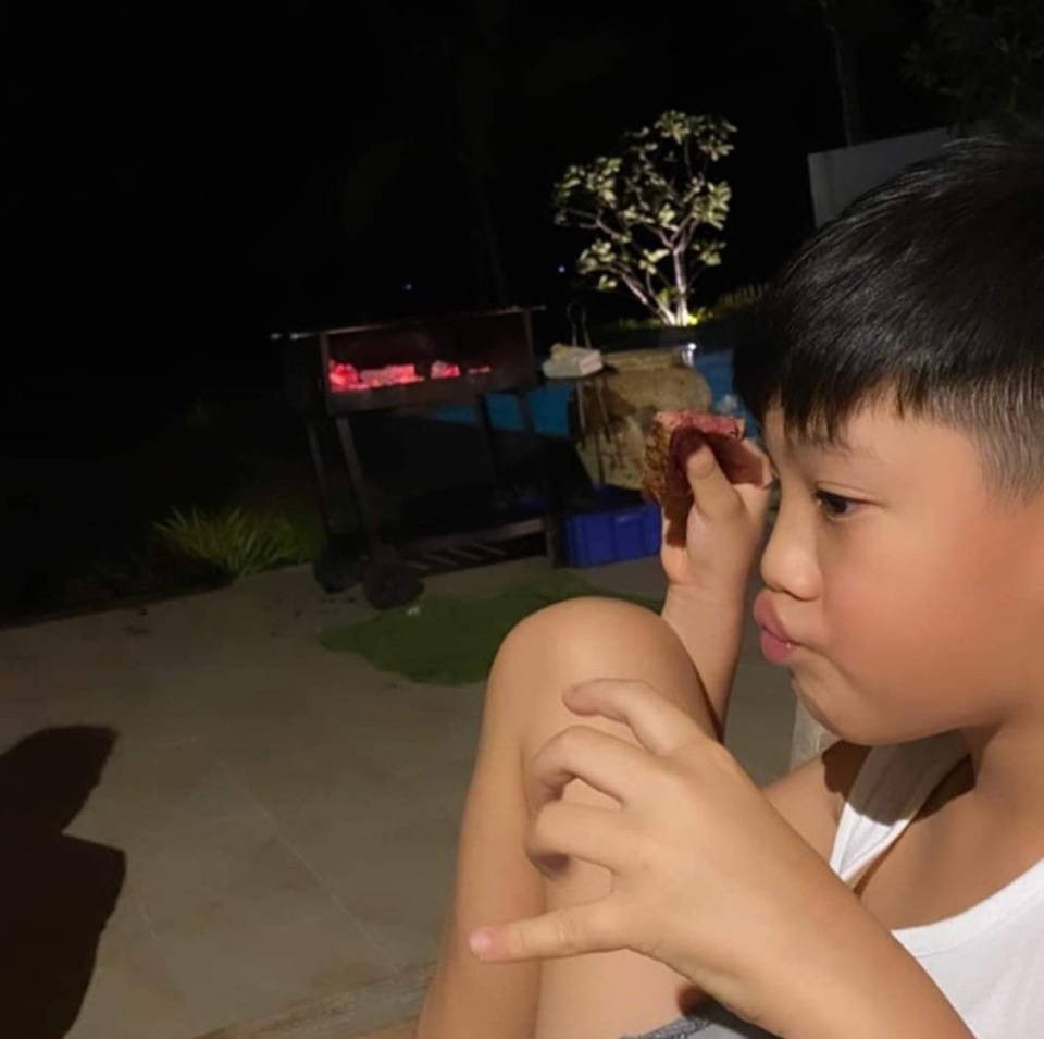 Hồ Ngọc Hà chia sẻ hành trình trưởng thành của con trai Subeo - 11 Hồ Ngọc Hà chia sẻ hành trình trưởng thành của con trai Subeo - 11