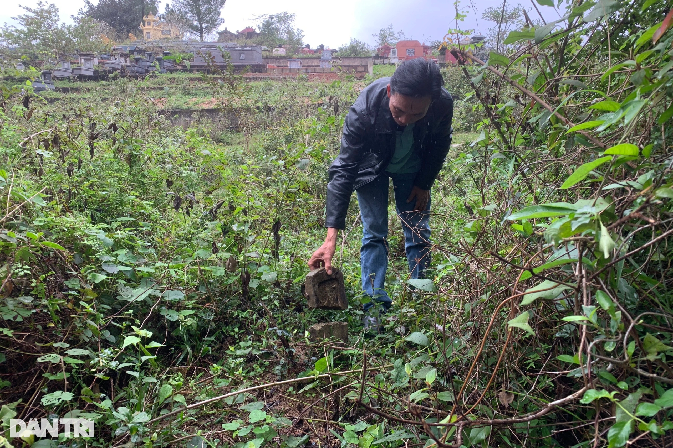 Ha Tinh'deki ortak mezar aniden ortadan kayboldu - 3 Ngôi mộ hợp táng bỗng dưng biến mất ở Hà Tĩnh - 3