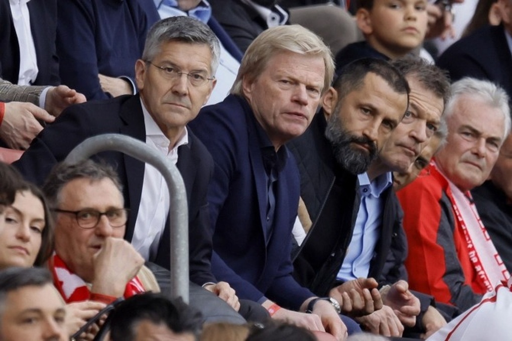 Bayern Munich sa thải huyền thoại Oliver Kahn ngay sau khi vô địch - 1 Bayern Munich sa thải huyền thoại Oliver Kahn ngay sau khi vô địch - 1
