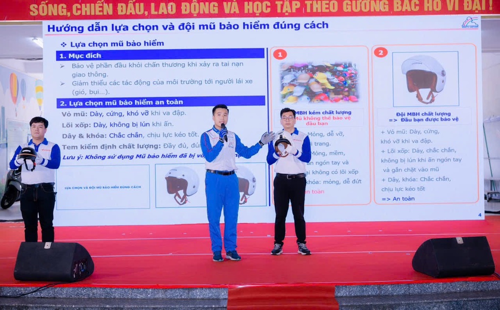 Honda trao mũ bảo hiểm cho học sinh lớp Một, tăng tỷ lệ đội mũ đạt chuẩn trên cả nước