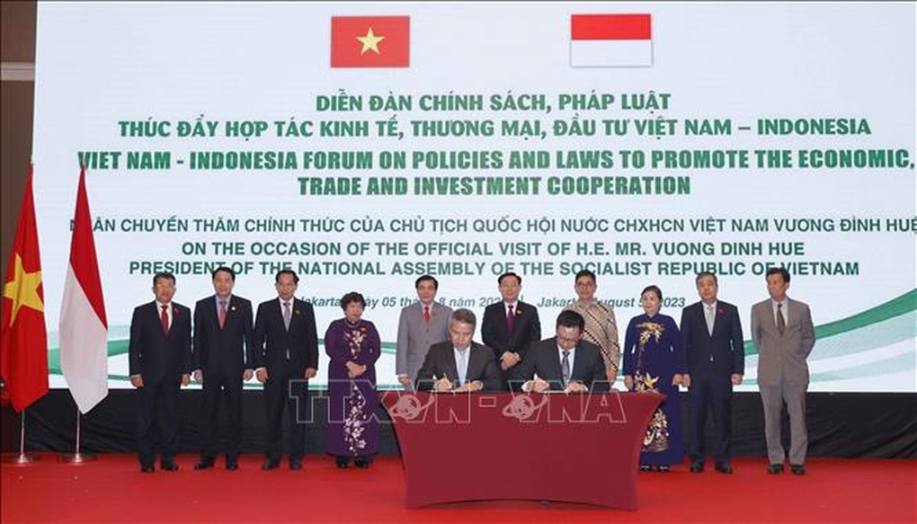 Diễn đàn chính sách, pháp luật thúc đẩy hợp tác kinh tế, thương mại và đầu tư Việt Nam - Indonesia - 4 Diễn đàn chính sách, pháp luật thúc đẩy hợp tác kinh tế, thương mại và đầu tư Việt Nam - Indonesia - 4