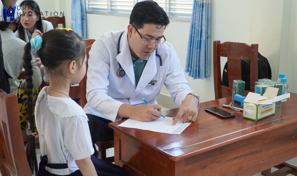 Phòng khám Drip Hydration Việt Nam mang Trung thu đến trẻ em Bến Tre - 4 Phòng khám Drip Hydration Việt Nam mang Trung thu đến trẻ em Bến Tre - 4