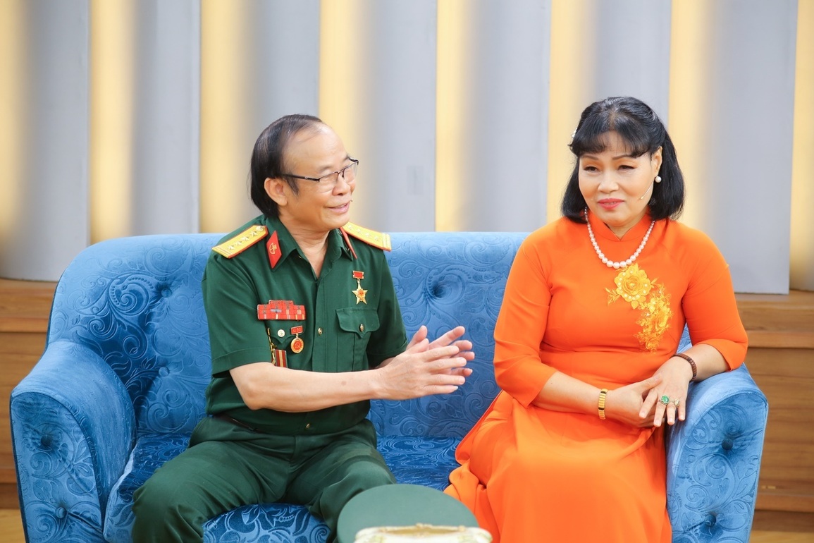 Những chuyện tình lệch tuổi có hậu nhất Việt Nam - 5 Những chuyện tình lệch tuổi có hậu nhất Việt Nam - 5