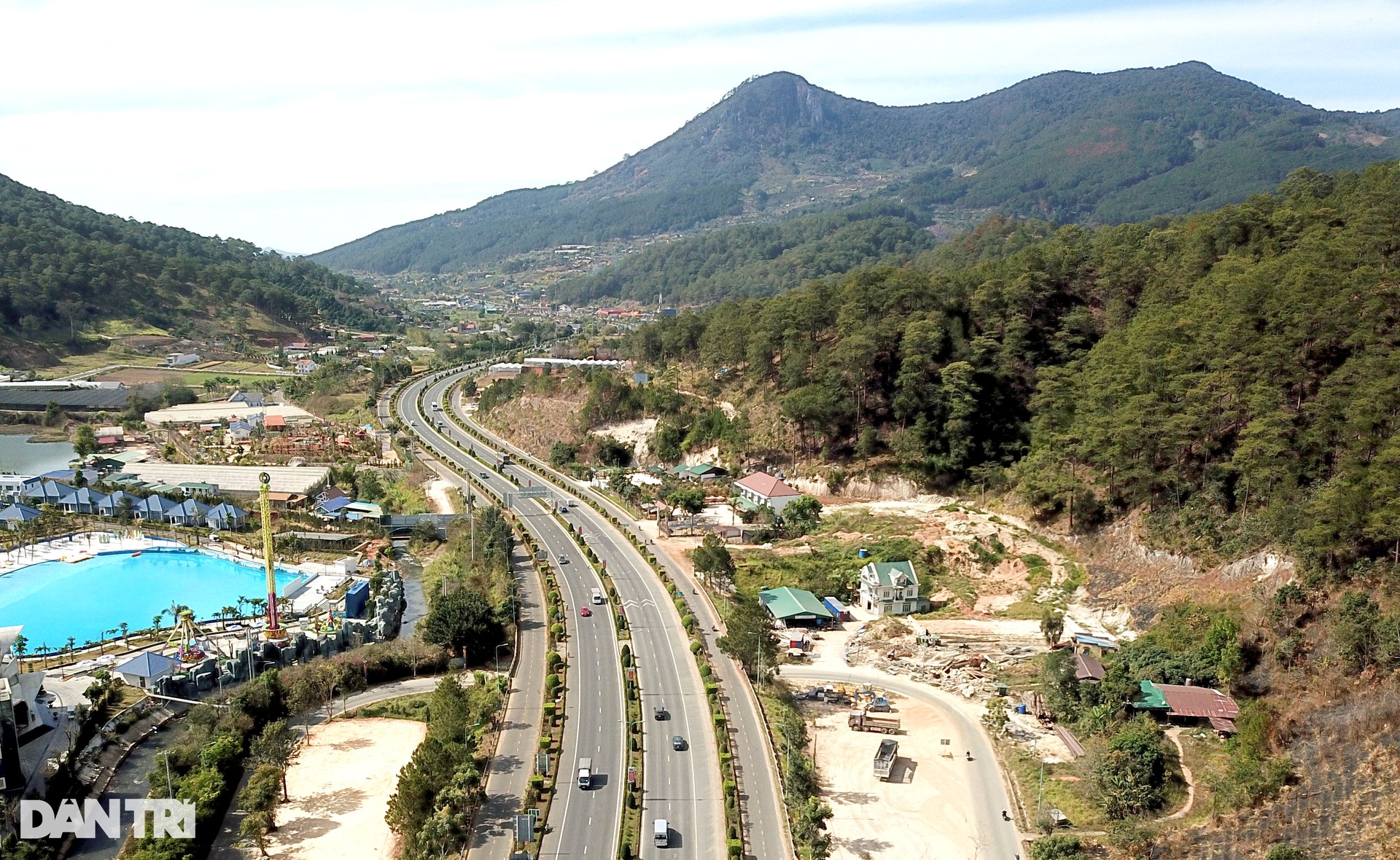 Xe máy vô tư chạy ngược - xuôi trên cao tốc Liên Khương - Prenn - 1 Xe máy vô tư chạy ngược - xuôi trên cao tốc Liên Khương - Prenn - 1