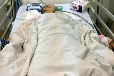 Người phụ nữ bị em trai cắt chân trong BV Xanh Pôn đã tử vong