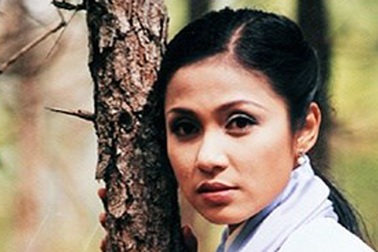 Đời Bạch Cúc trong “Người đẹp Tây Đô” vận vào Việt Trinh