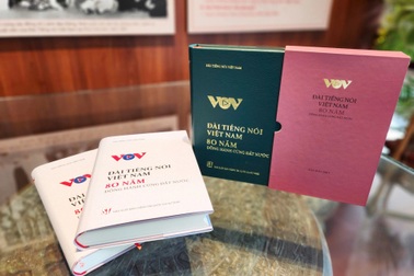 Cuốn sách về hành trình 80 năm của Đài Tiếng nói Việt Nam