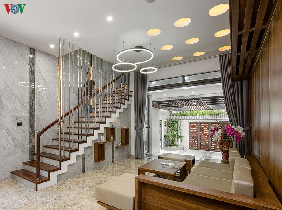 Nhà phố với nội thất hiện đại và không gian giếng trời xanh mát - 3 Nhà phố với nội thất hiện đại và không gian giếng trời xanh mát - 3