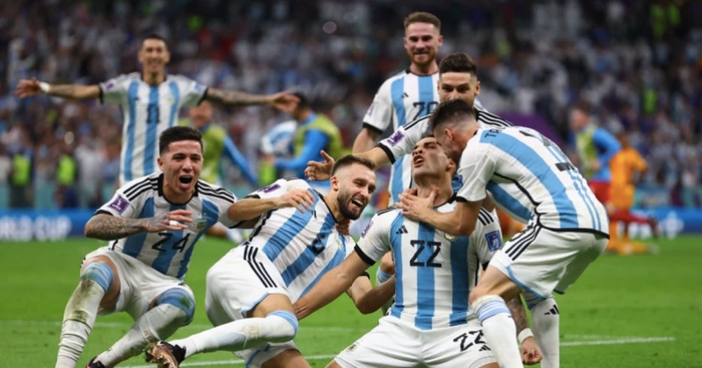 Argentina vào chung kết: Thiên tài Messi và chiến thuật của HLV Scaloni - 4 Argentina vào chung kết: Thiên tài Messi và chiến thuật của HLV Scaloni - 4