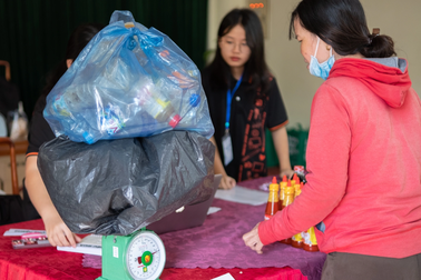 Câu lạc bộ thu gom phế liệu tạo sinh kế giúp người lao động