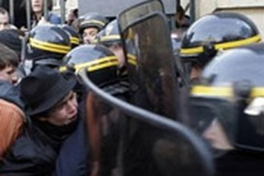 Nhiều trường học Pháp ngừng hoạt động vì sinh viên biểu tình 