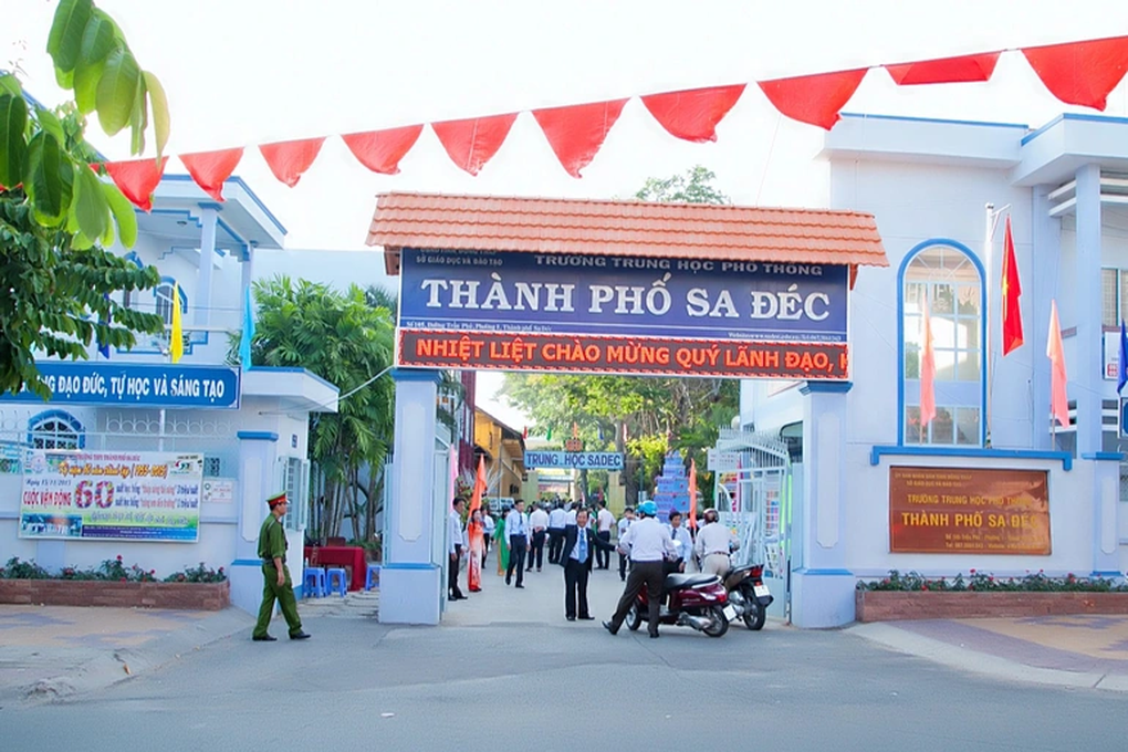 Lãnh đạo Đồng Tháp lý giải việc không tổ chức thi lớp 10 - 1 Lãnh đạo Đồng Tháp lý giải việc không tổ chức thi lớp 10 - 1