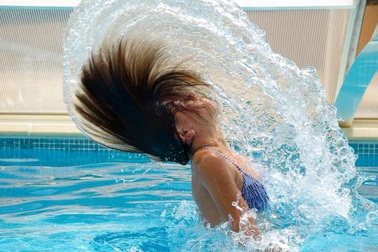 Clo trong nước bể bơi ảnh hưởng đến sức khỏe như thế nào?