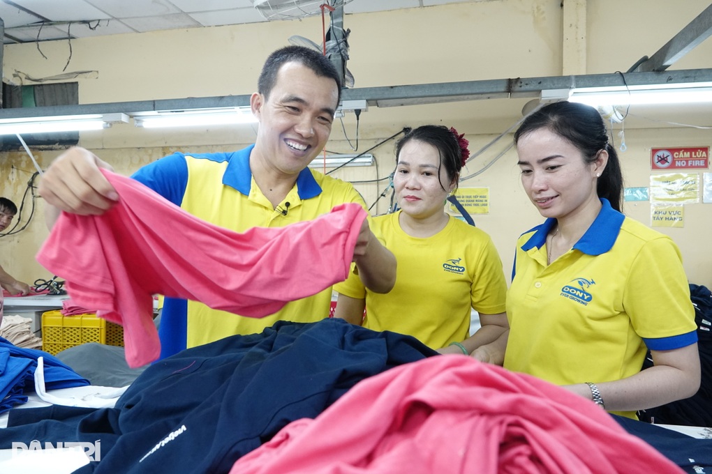 Nhiều doanh nghiệp sản xuất đang thiếu lao động trầm trọng - 3 Nhiều doanh nghiệp sản xuất đang thiếu lao động trầm trọng - 3