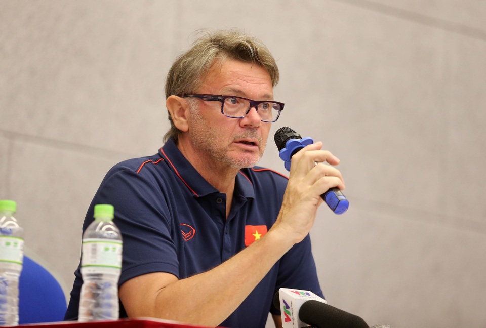 HLV Troussier: “Việt Nam cần luồng gió mới để tranh vé World Cup 2026” - 1 HLV Troussier: “Việt Nam cần luồng gió mới để tranh vé World Cup 2026” - 1