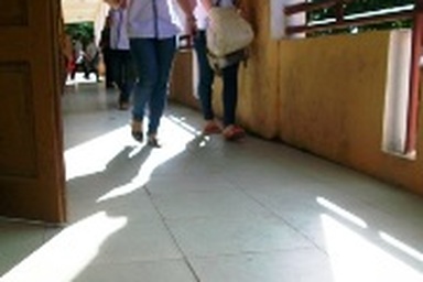 Phát hiện “phao”, phóng viên bị bảo vệ trường thi tạm giữ