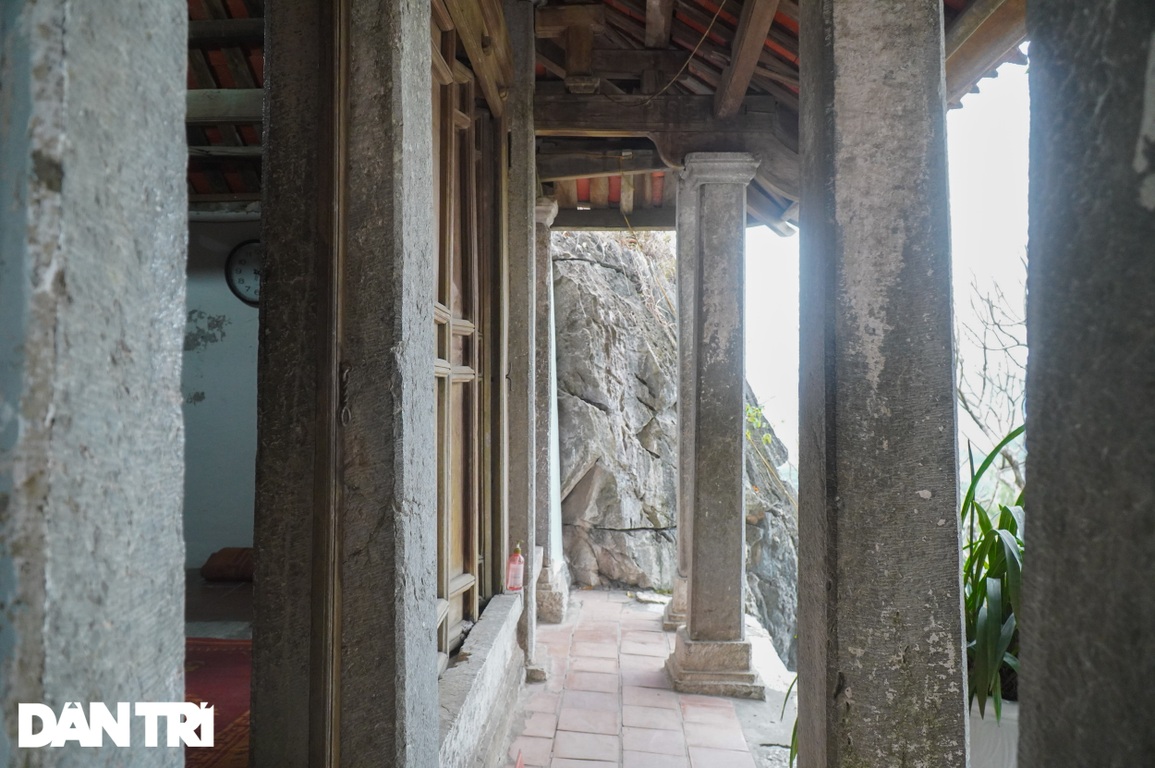 Lạ lùng chùa cổ nằm chênh vênh trên đỉnh núi suốt 6 thế kỷ ở Hà Nội - 5 Lạ lùng chùa cổ nằm chênh vênh trên đỉnh núi suốt 6 thế kỷ ở Hà Nội - 5