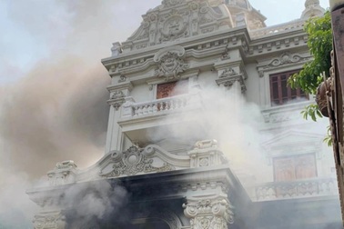 Vụ cháy biệt thự trăm tỷ của đại gia đất mỏ: Nữ chủ nhân tử vong