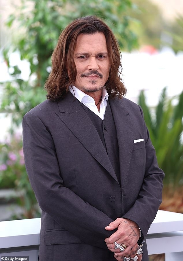 Johnny Depp tại LHP Cannes 2023 (Ảnh: Daily Mail).
