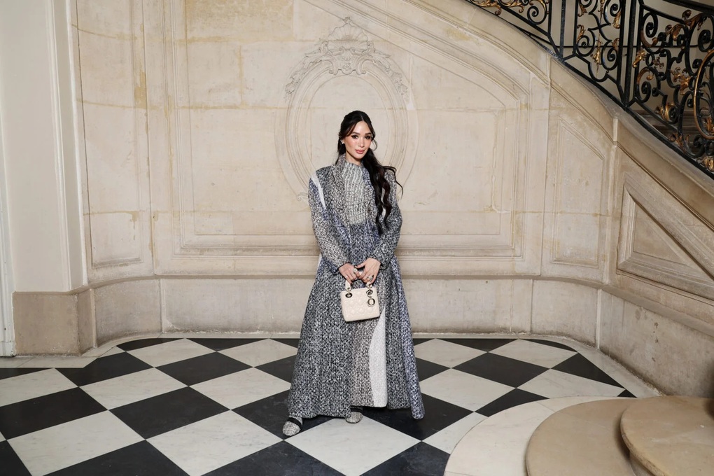 Rihanna, Han So Hee nổi bật khi ngồi hàng ghế đầu toàn sao của Dior - 5 Rihanna, Han So Hee nổi bật khi ngồi hàng ghế đầu toàn sao của Dior - 5