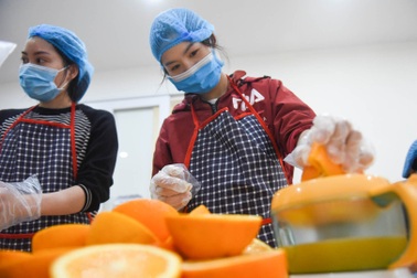 500 chai cam tươi tiếp sức "chiến binh" ở tuyến đầu chống dịch Covid-19