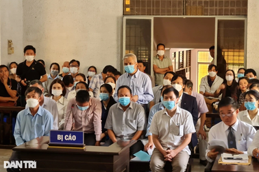 Xét xử cựu giám đốc Sở Y tế Đắk Lắk cùng 15 thuộc cấp