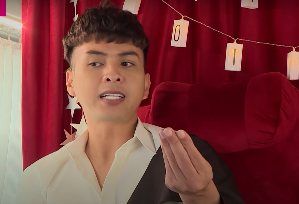 Hồ Quang Hiếu: Từ hát lót đổi đời thành ca sĩ sở hữu biệt thự, xe sang - 1 Hồ Quang Hiếu: Từ hát lót đổi đời thành ca sĩ sở hữu biệt thự, xe sang - 1