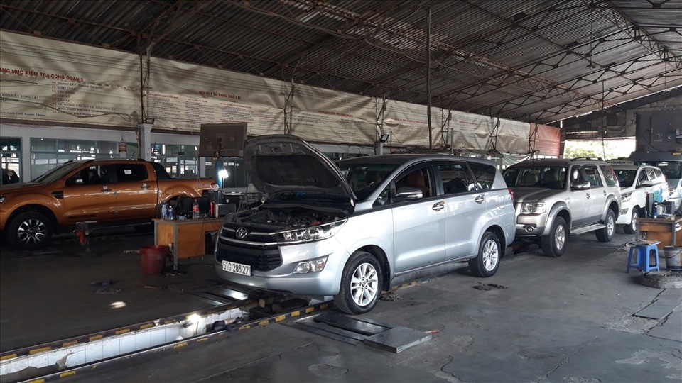 Tiết lộ thu nhập “khủng” của các garage ô tô dịp cận Tết - 2 Tiết lộ thu nhập “khủng” của các garage ô tô dịp cận Tết - 2