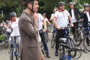 Hoàng thái tử Đan Mạch đạp xe tại Hà Nội ủng hộ bảo vệ môi trường