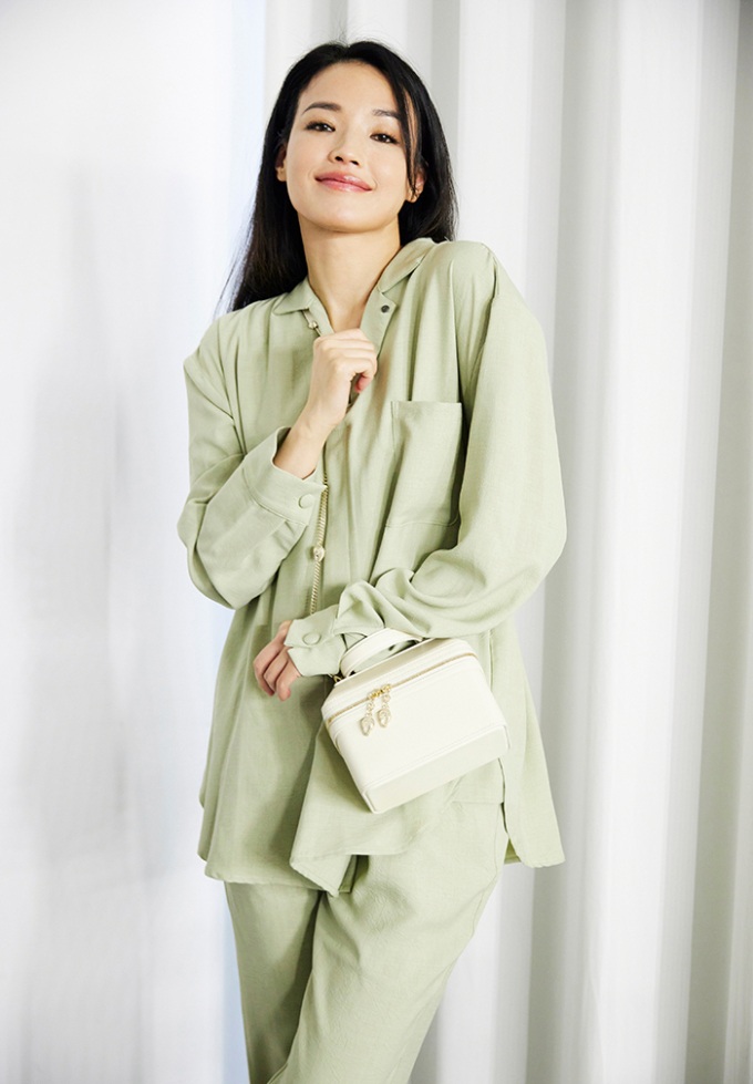 Sắc vóc quyến rũ và tươi trẻ của Thư Kỳ ở tuổi 46 - 10 Sắc vóc quyến rũ và tươi trẻ của Thư Kỳ ở tuổi 46 - 10