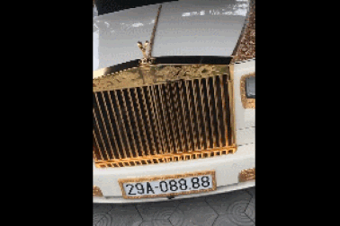 Clip dàn xe sang mang toàn biển số "khủng" khiến dân mạng xôn xao