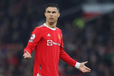 Man Utd phá lệ, không ra án phạt với C.Ronaldo