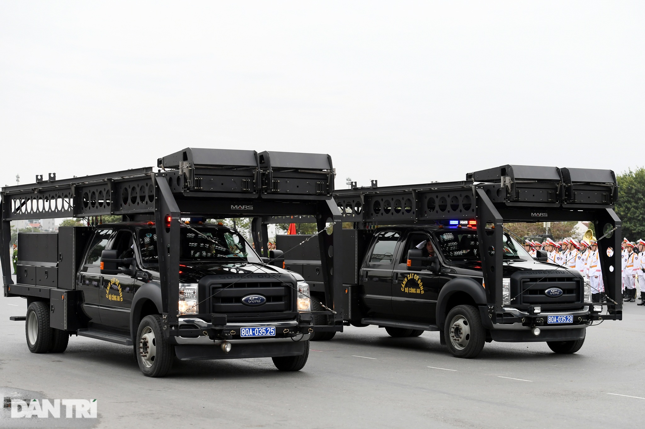 Dàn khí tài đặc chủng tham gia diễn tập bảo vệ Đại hội Đảng toàn quốc - 10 Dàn khí tài đặc chủng tham gia diễn tập bảo vệ Đại hội Đảng toàn quốc - 10